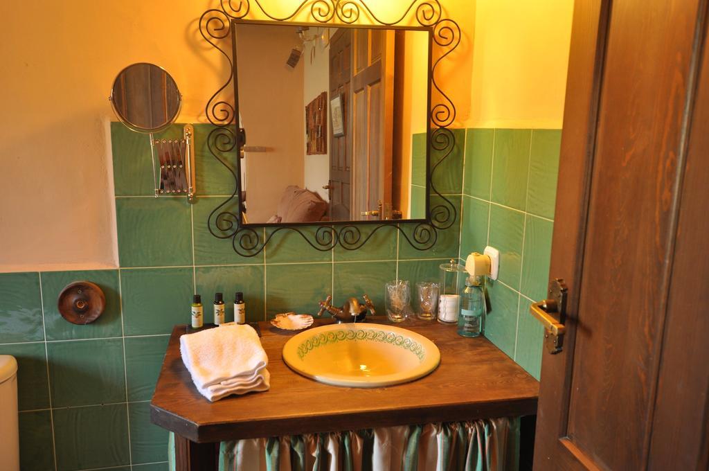 Termas Aqua Libera Guest House Aljucén Eksteriør bilde